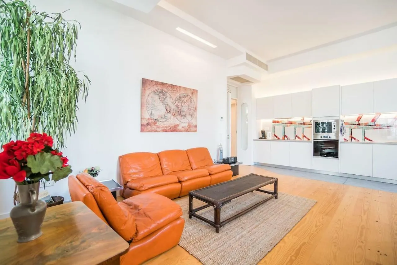 Spacious & Bright Apartment In Cais Sodre Lisboa 0*,