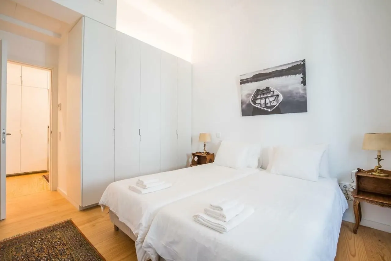 Spacious & Bright Apartment In Cais Sodre Lisboa البرتغال
